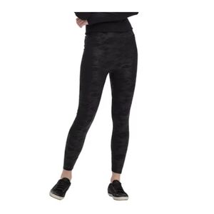 NWT HUE Lawyered Weightless High Rise Leggings